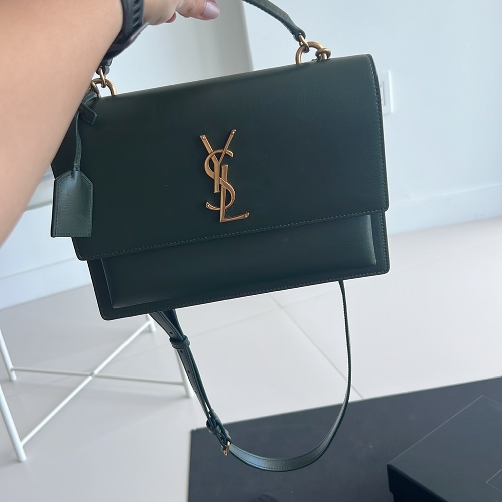 Authentic Saint Laurent Green Leather Shoulder Bag with Iconic YSL Logo. - Picture 7 of 16